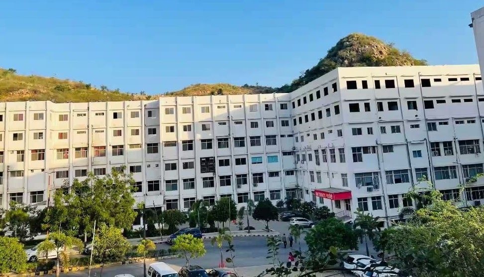 Ananta Institute of Medical Sciences And Research Centre